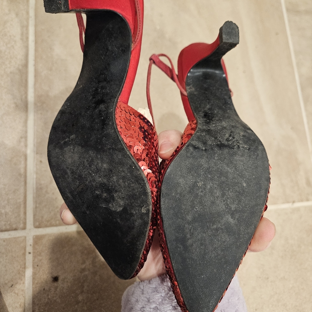 Red sequin